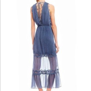 🦋 💰⬇️NWT! Chelsea & Violet Lace Dress